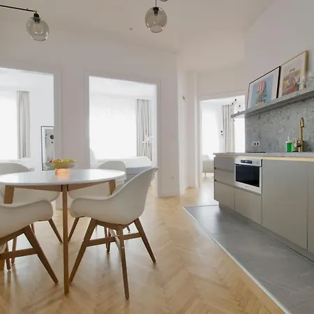 Premium By Hi - 2 Bedroom - View Budapest