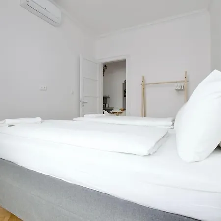 Premium By Hi - 2 Bedroom - View アパート ブダペスト