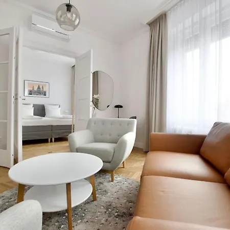 アパート Premium By Hi - 2 Bedroom - View ブダペスト