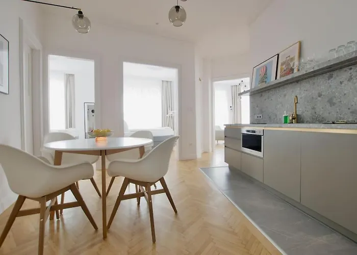 Premium By Hi - 2 Bedroom - View Budapešť