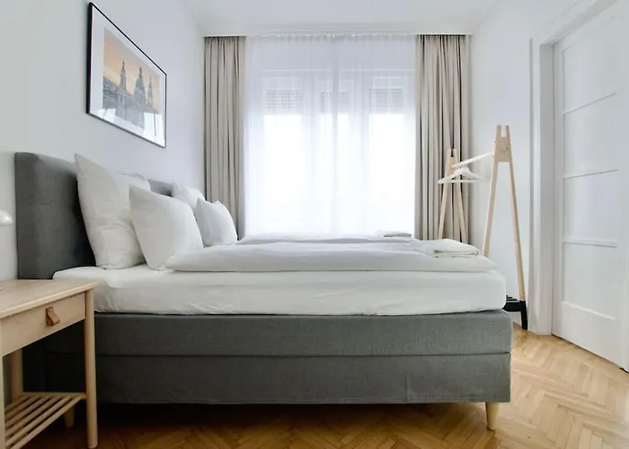 Premium By Hi - 2 Bedroom - View Budapešť
