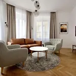 Premium By Hi - 2 Bedroom - View Budapeste